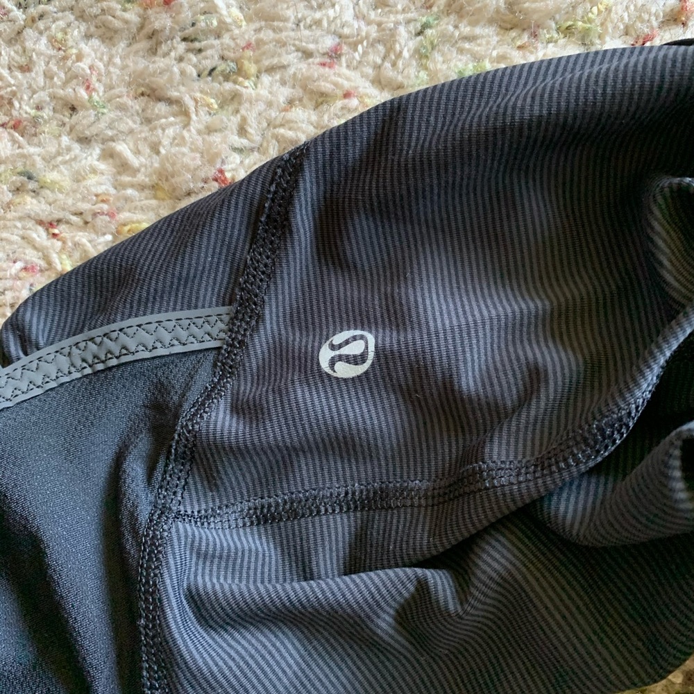 Lululemon capris - Picture 6 of 6